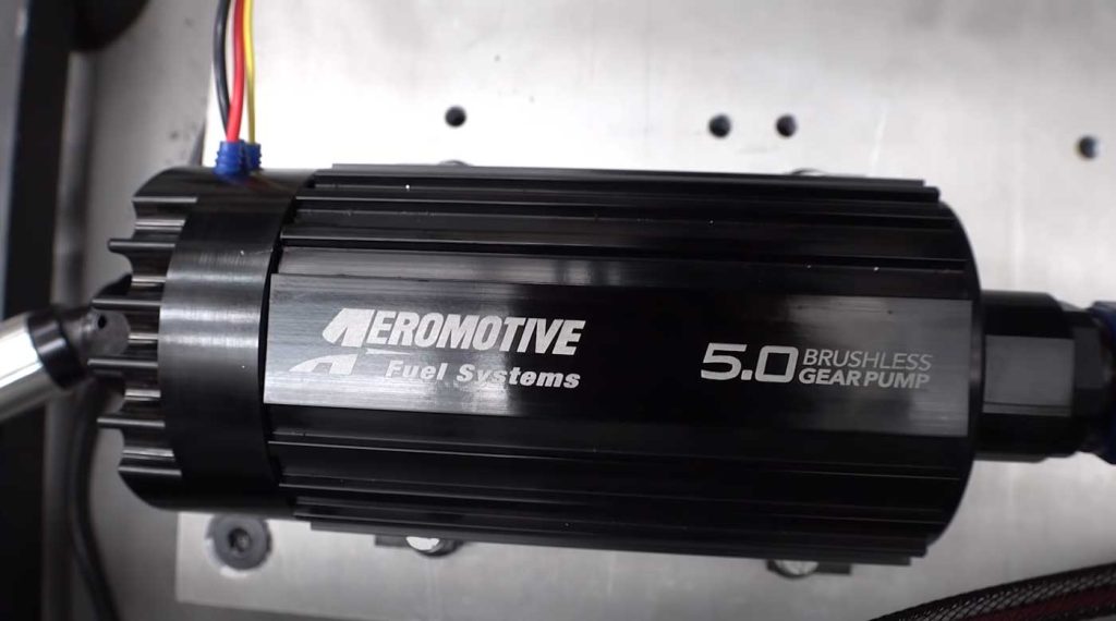 Gale gives an update on the dyno before firing up the Duramax.