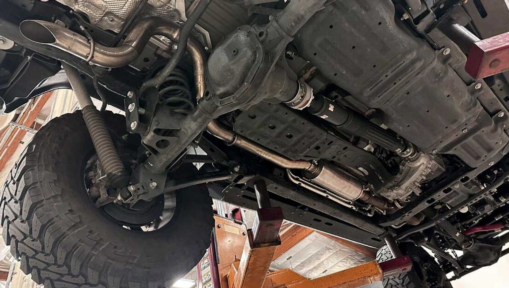 2020-23 Jeep 2.0L Jeep looks fresh with this new exhaust
