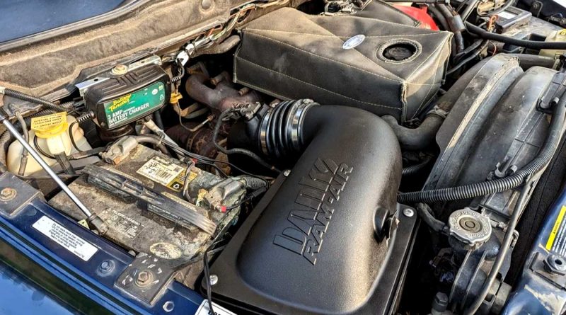 The Banks Ram-Air Intake installed on the 2006 Dodge RAM