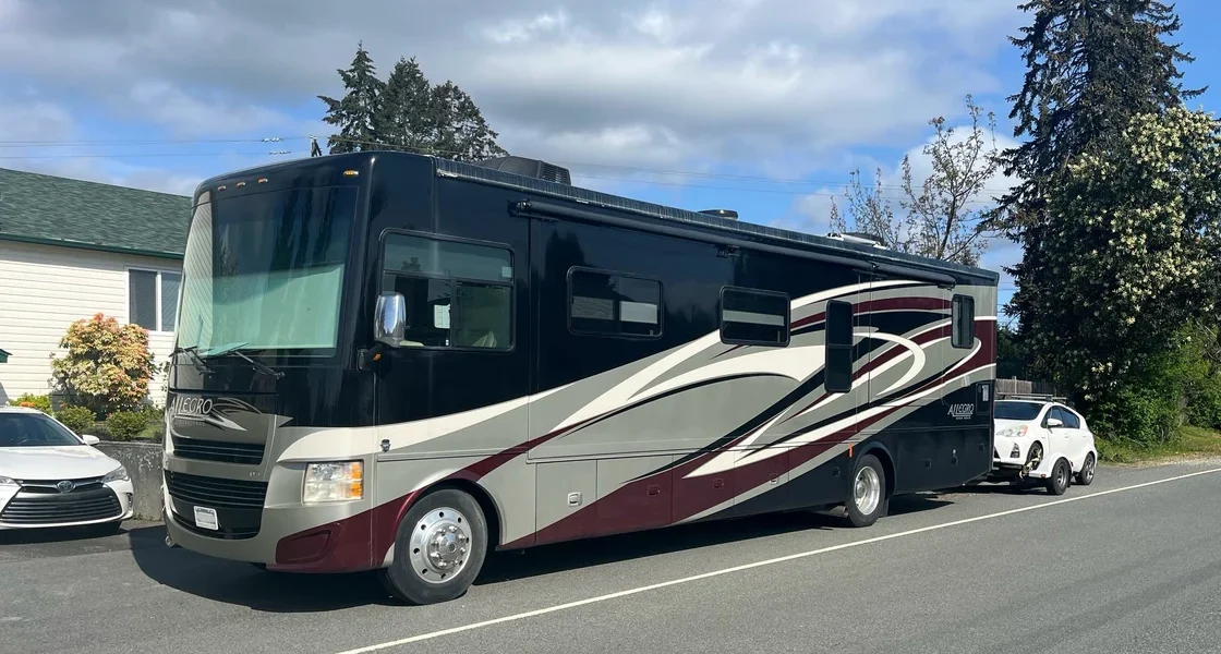 Banks Stinger Bundle installed on 6.8 L Ford motorhome